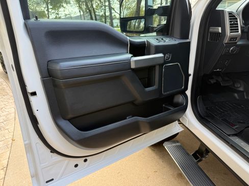 Used 2018 Ford F250 Platinum w/ Platinum Ultimate Package image 6