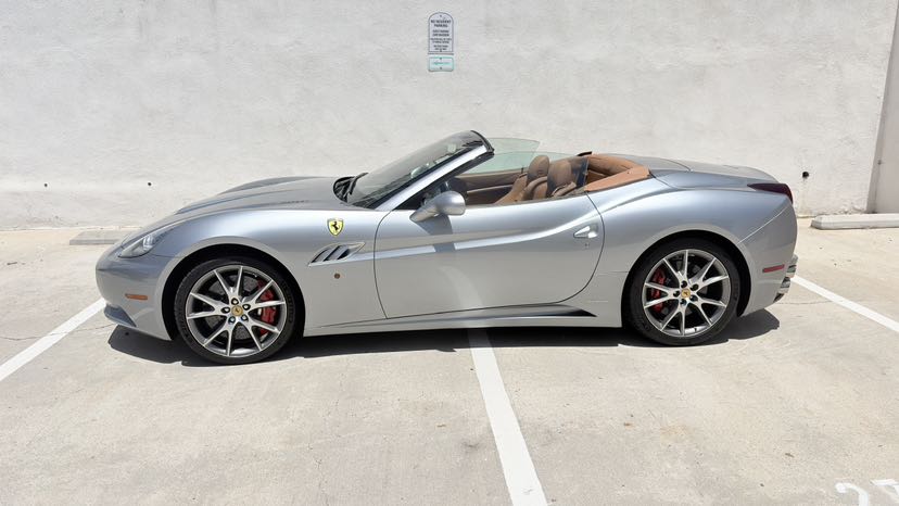 Used 2012 Ferrari California RWD image 13