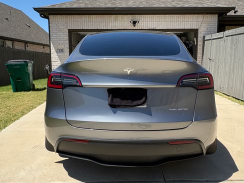 Used 2025 Tesla Model Y Long Range AWD/4WD image 10