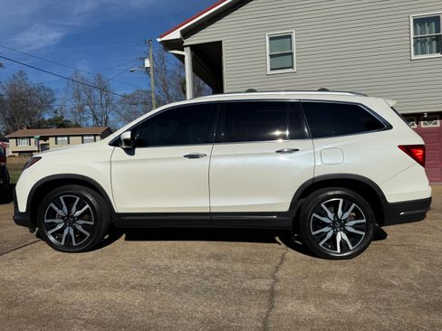 Used 2019 Honda Pilot Elite image 1