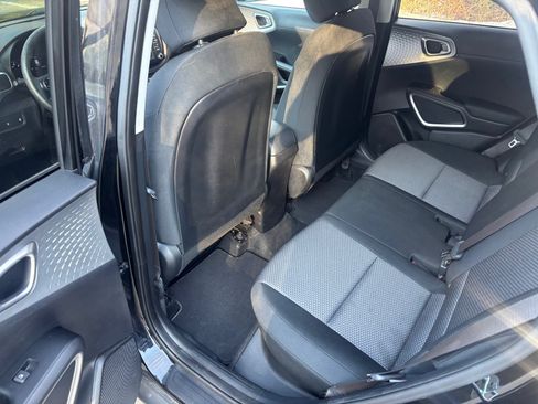 Used 2020 Kia Soul LX image 14