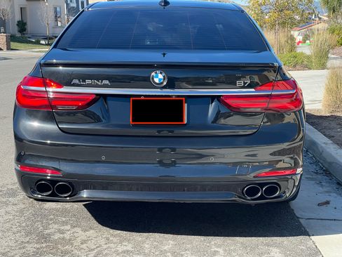 Used 2017 BMW ALPINA B7 xDrive AWD/4WD image 6