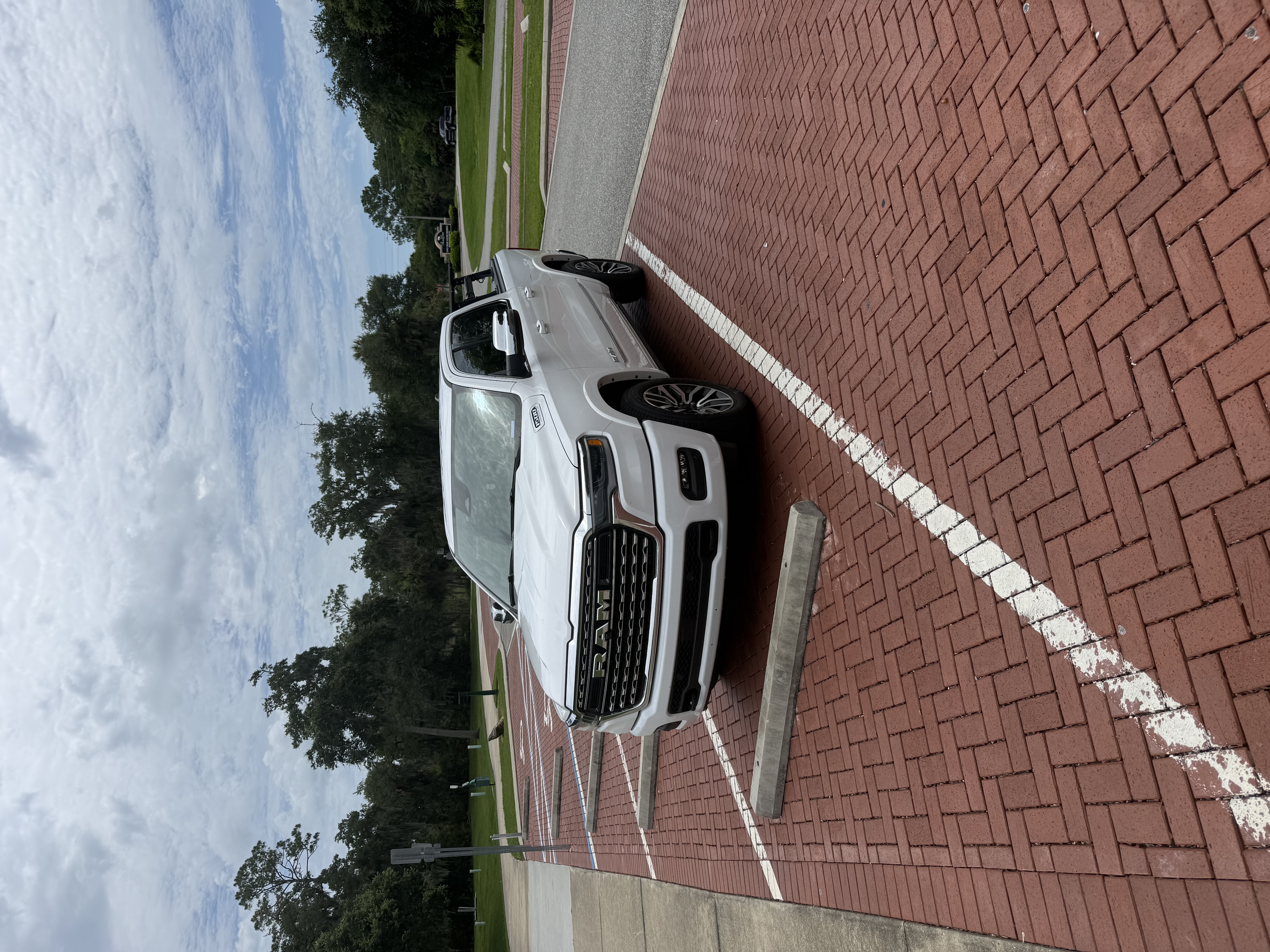 Used 2026 RAM 1500 Limited w/ Body Color Bumper Group AWD/4WD image 1