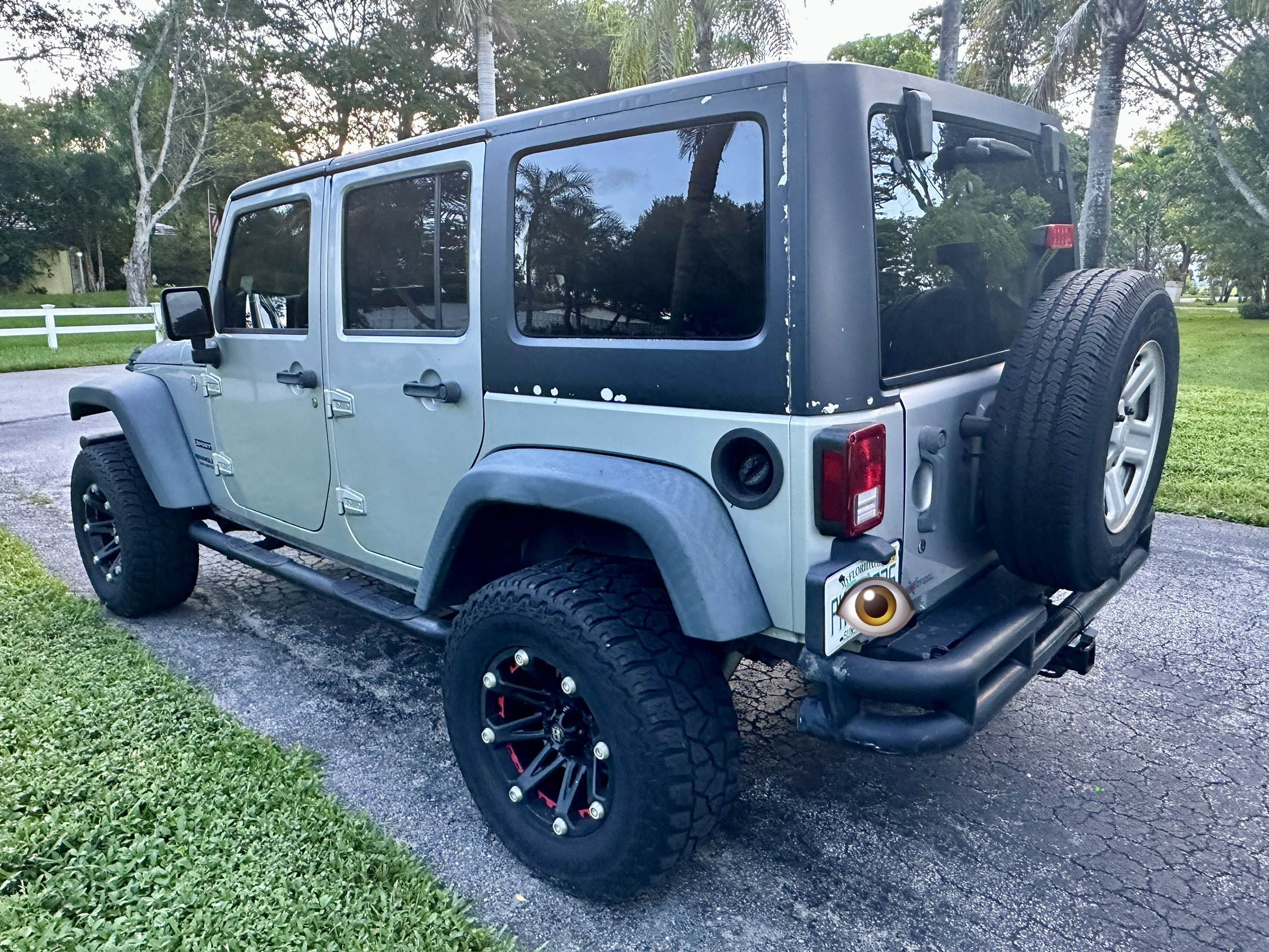 Used 2012 Jeep Wrangler Unlimited Sport AWD/4WD image 4