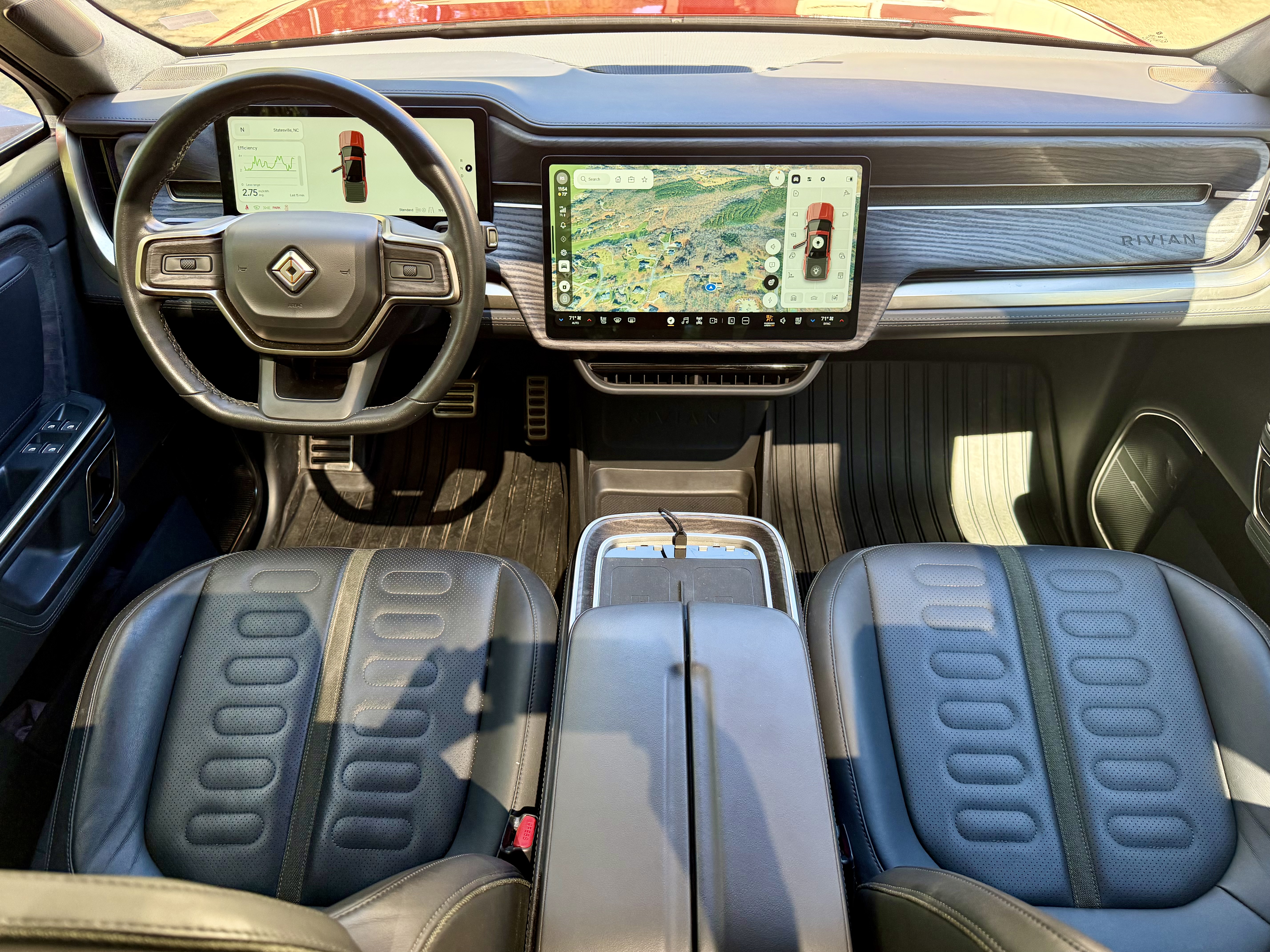 Used 2022 Rivian R1T Adventure AWD/4WD image 9