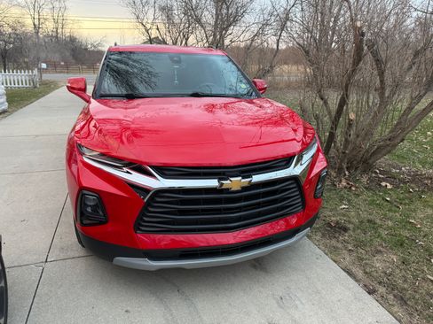 Used 2021 Chevrolet Blazer LT image 2