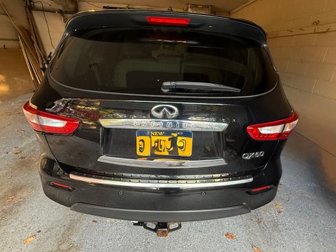 Used 2015 INFINITI QX60 AWD w/ Deluxe Touring Package image 2