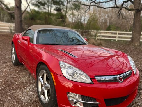 Used 2008 Saturn Sky w/ Premium Trim Package image 10