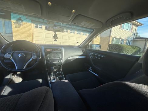 Used 2013 Nissan Altima 2.5 SV image 9