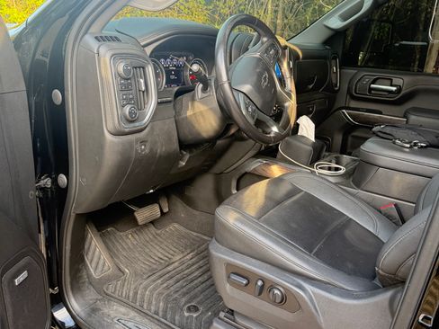 Used 2022 Chevrolet Silverado 2500 LTZ w/ LTZ Plus Package image 4