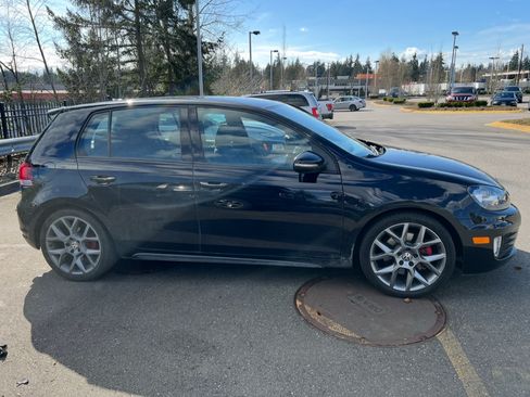Used 2013 Volkswagen Golf 4-Door image 2