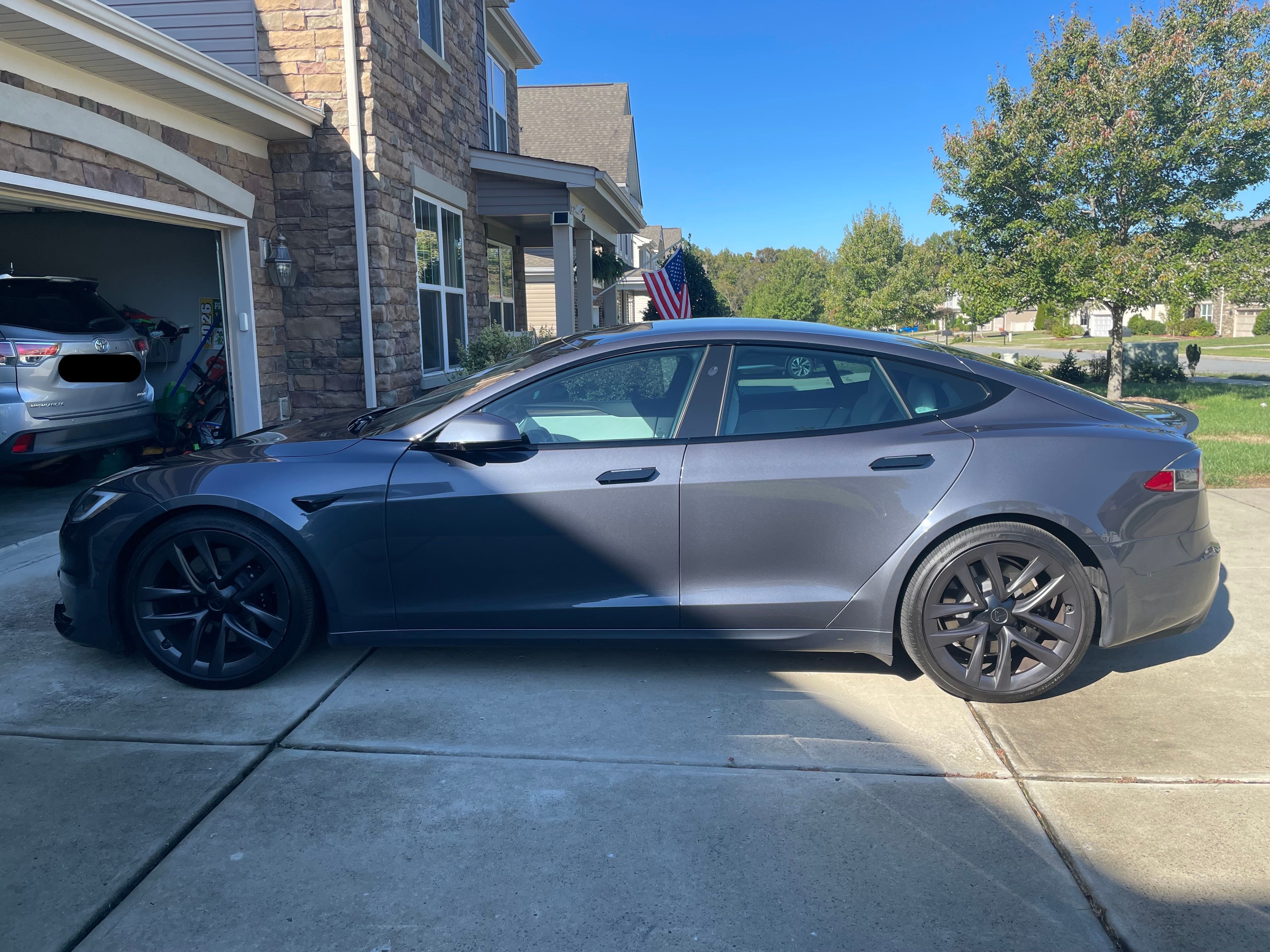 Used 2022 Tesla Model S Plaid AWD/4WD image 5