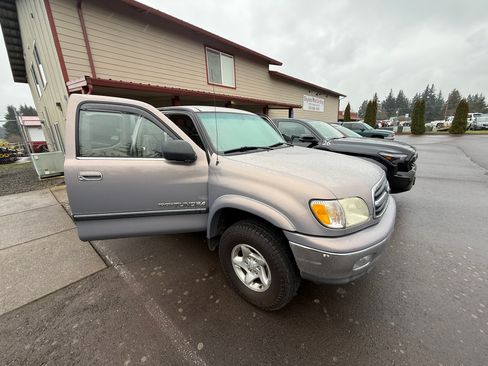 Used 2001 Toyota Tundra Limited image 8
