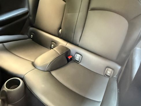 Used 2018 MINI Cooper 2-Door Hardtop image 11