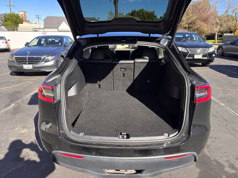 Used 2021 Tesla Model Y Performance image 14