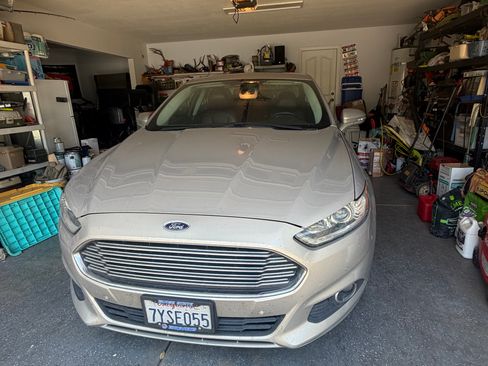 Used 2015 Ford Fusion SE w/ Equipment Group 202A FWD image 8