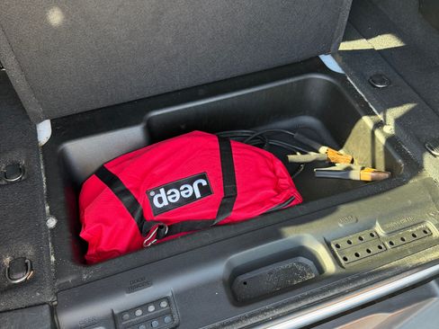 Used 2021 Jeep Wrangler Unlimited Sahara image 17