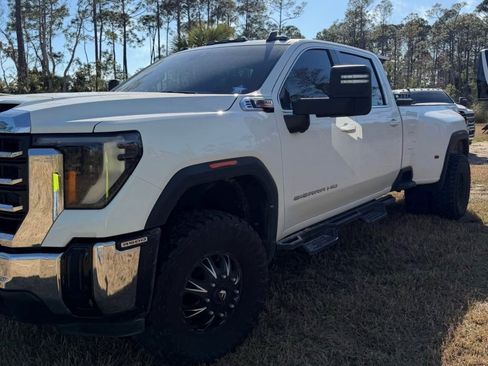 Used 2024 GMC Sierra 3500 SLE w/ SLE Value Package image 8