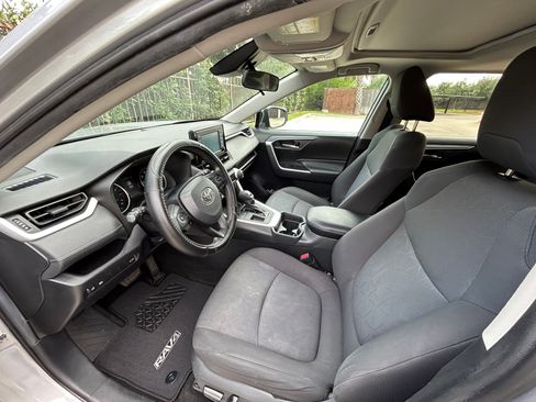 Used 2019 Toyota RAV4 XLE w/ Convenience Package image 25