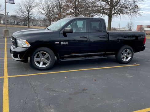 Used 2016 RAM 1500 Express w/ Popular Equipment Group image 1