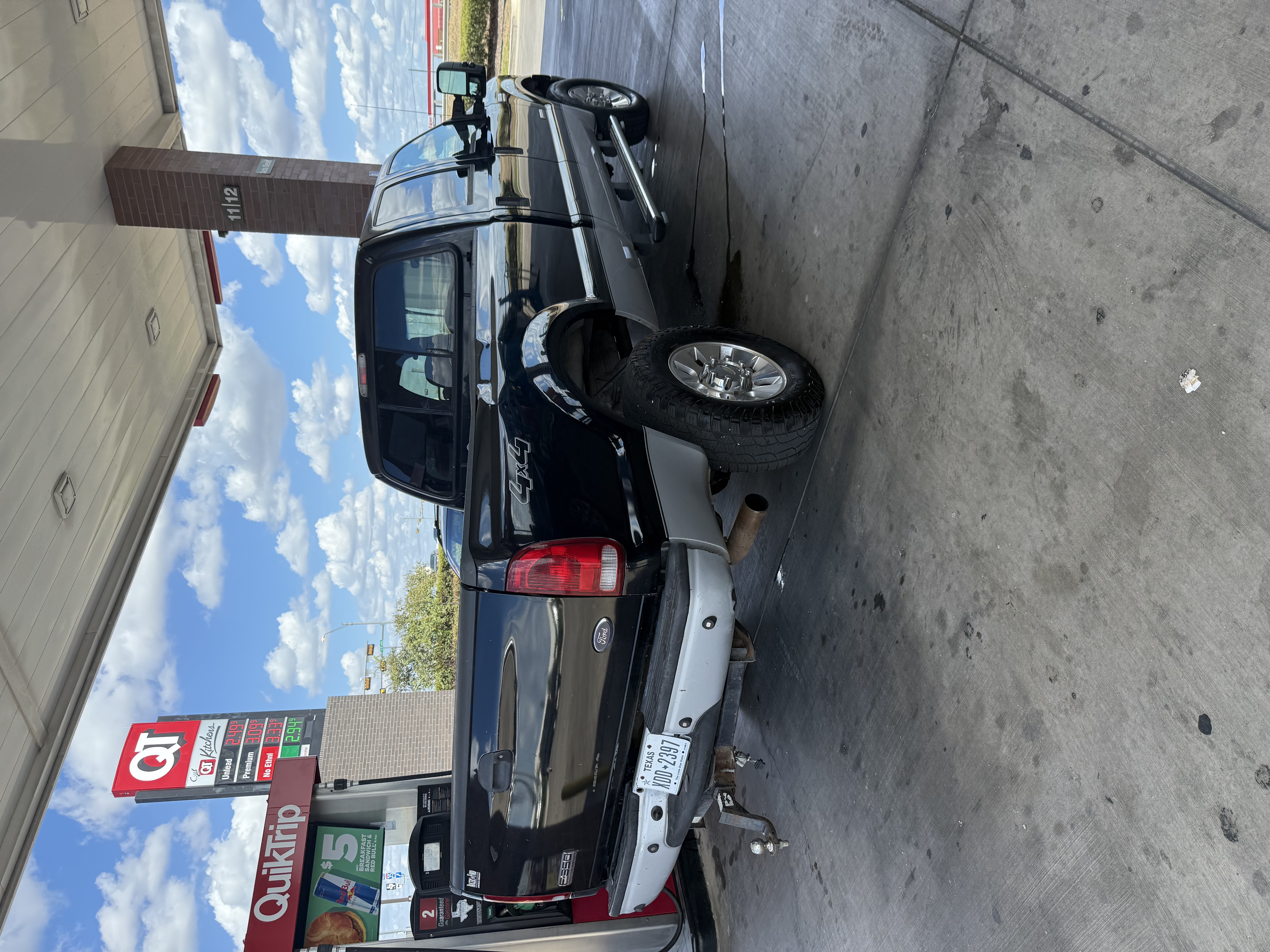 Used 2006 Ford F350 Lariat AWD/4WD image 10
