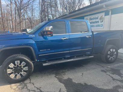 Used 2019 GMC Sierra 2500 SLT w/ Duramax Plus Package