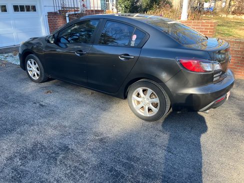 Used 2010 MAZDA MAZDA3 i Touring image 4