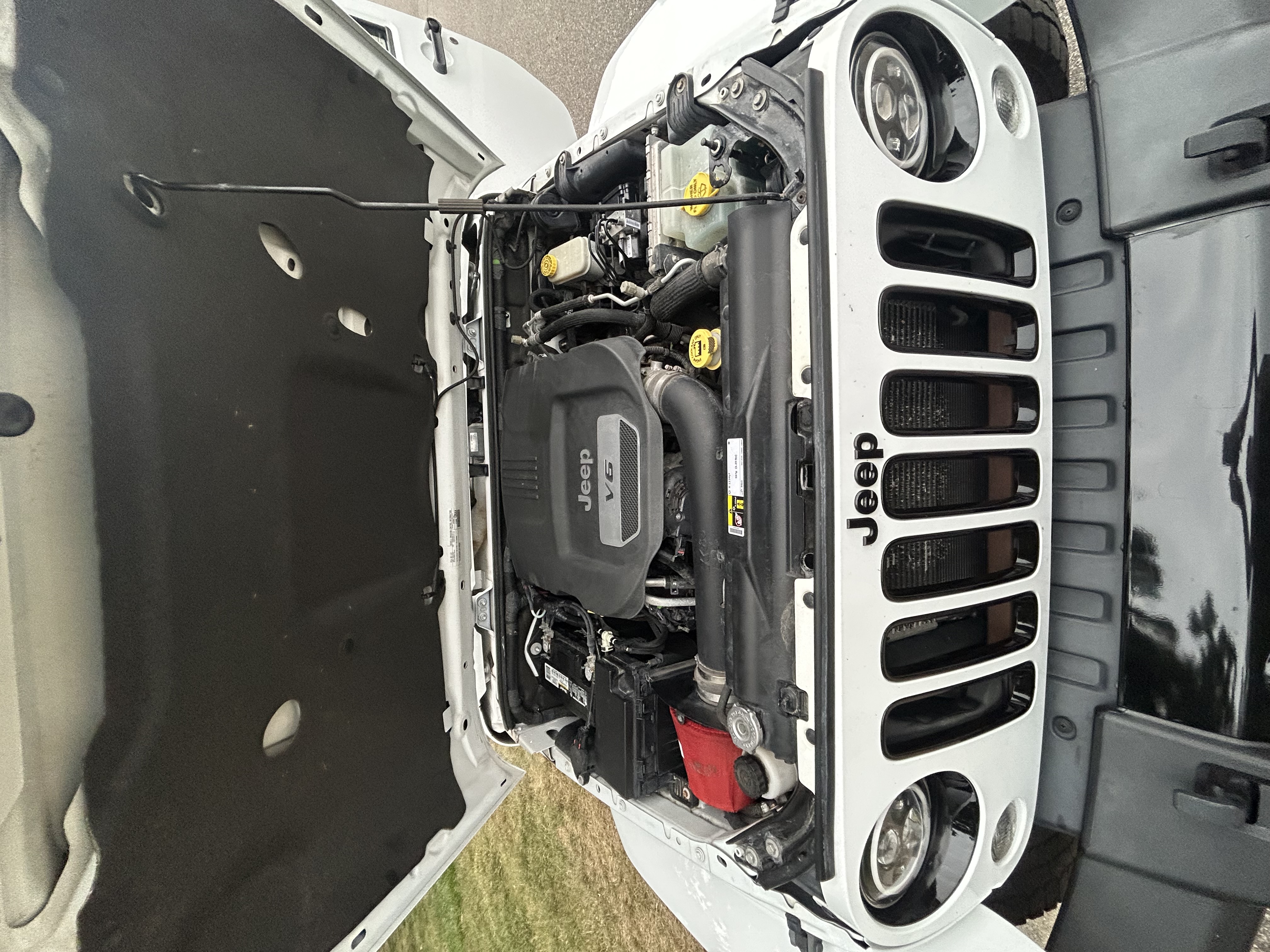 Used 2015 Jeep Wrangler Unlimited Sahara AWD/4WD image 15