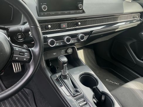 Used 2023 Honda Civic Sport image 6