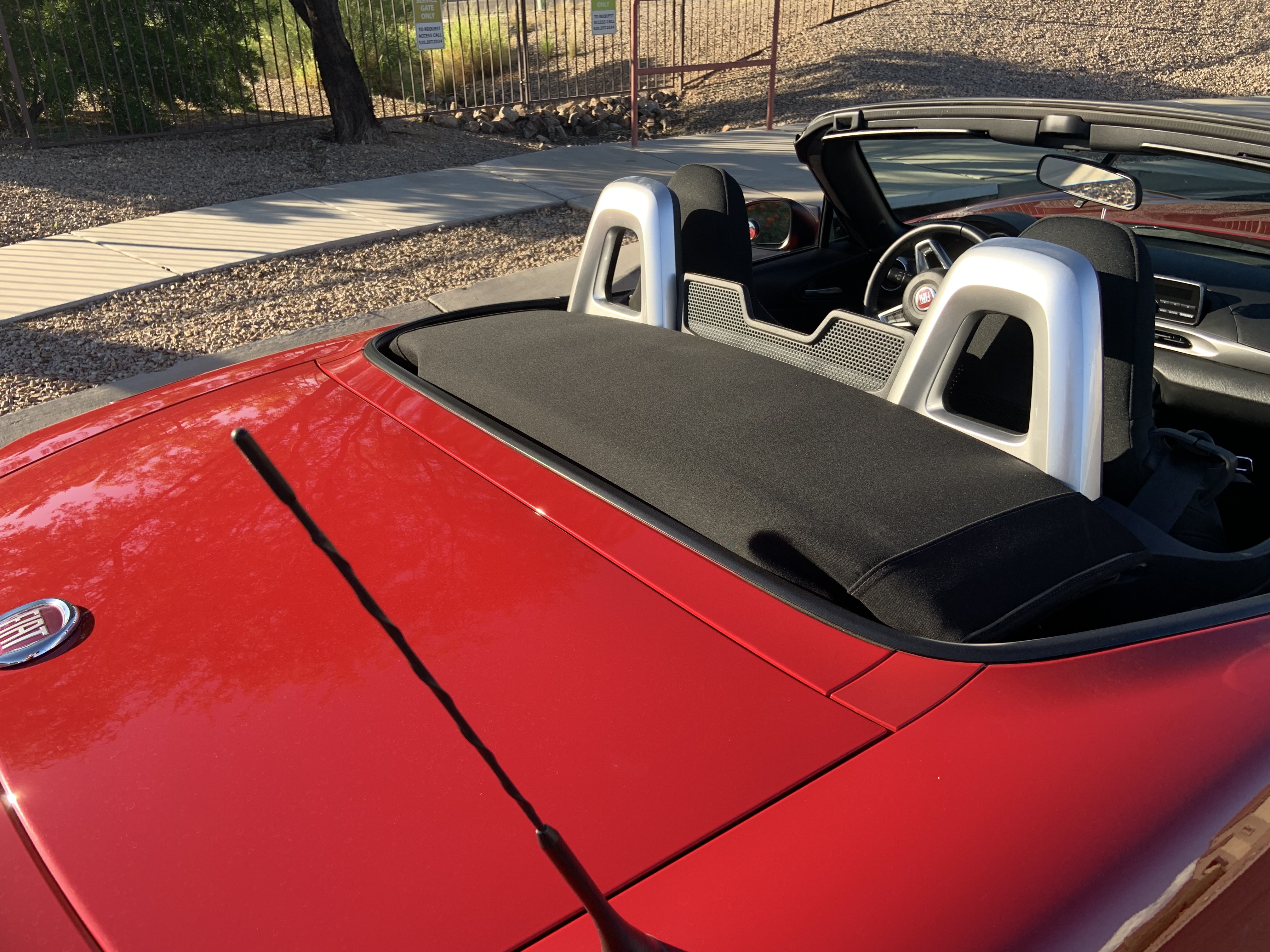 Used 2018 FIAT 124 Spider Classica RWD image 2