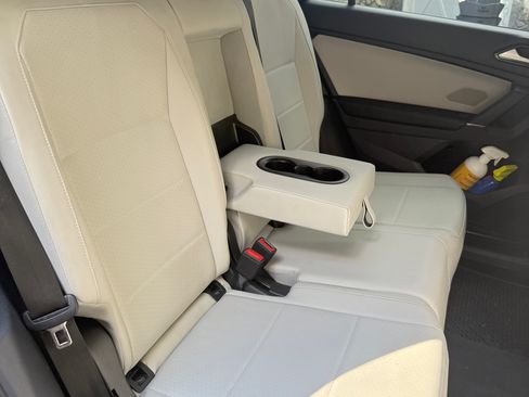 Used 2018 Volkswagen Tiguan SE image 4