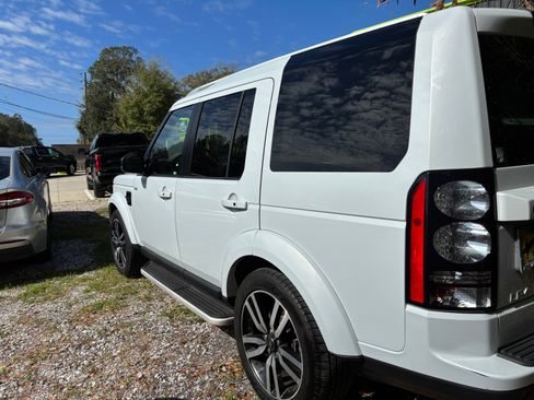 Used 2016 Land Rover LR4 HSE LUX image 13