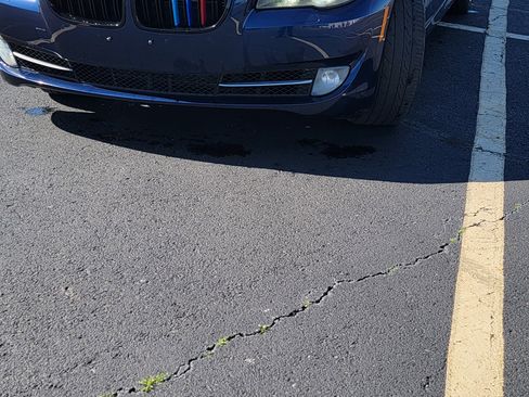 Used 2011 BMW 550i xDrive Sedan image 5