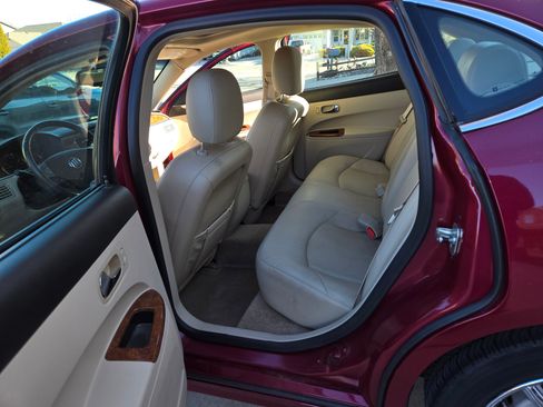 Used 2005 Buick LaCrosse CXS w/ Gold Convenience Package image 6