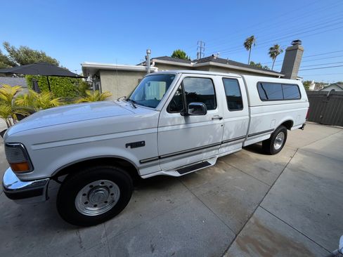 Used 1996 Ford F250 2WD SuperCab image 1