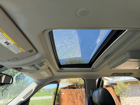 Used 2014 Chevrolet Tahoe LT image 32