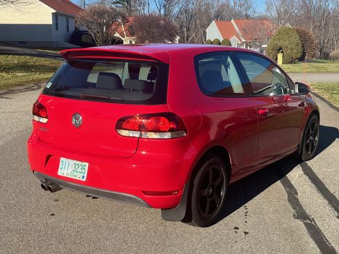 Used 2011 Volkswagen Golf Hatchback 2D image 8