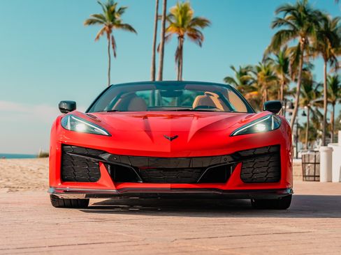 Used 2023 Chevrolet Corvette Z06 w/ Battery Protection Package RWD image 4