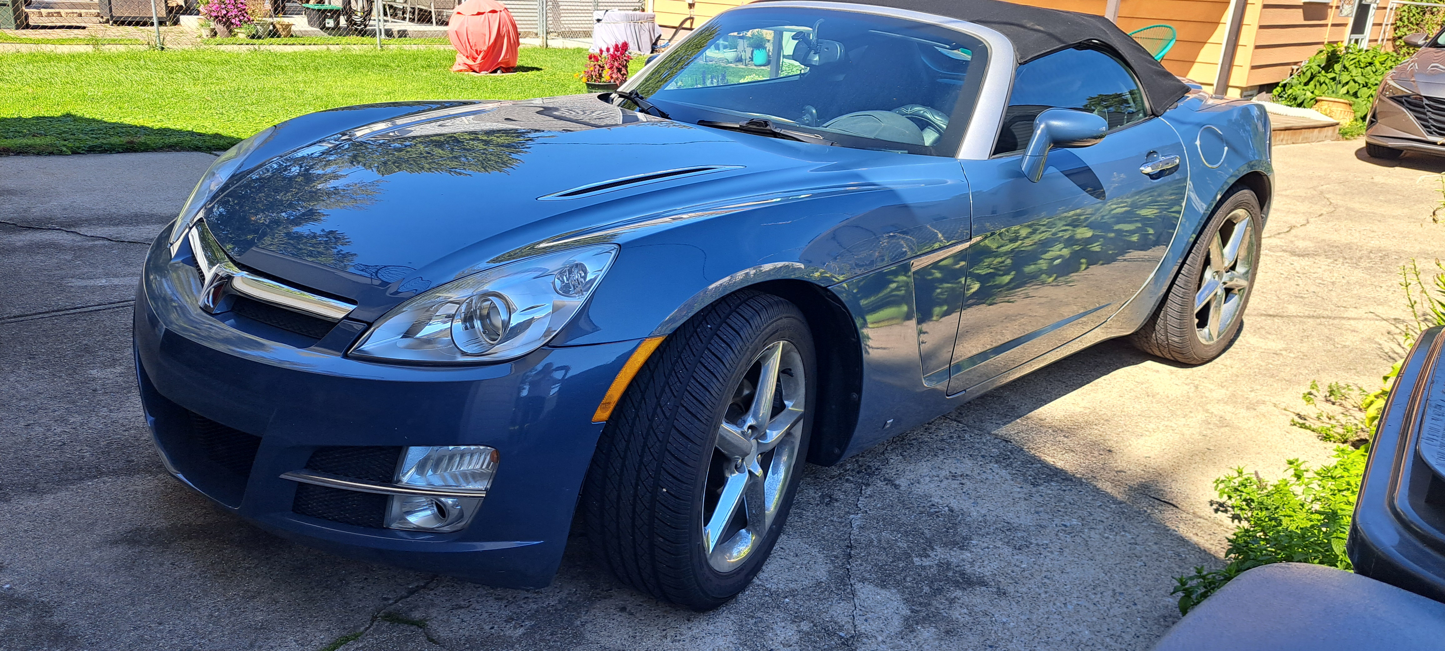 Used 2007 Saturn Sky w/ Premium Trim Pkg RWD image 1