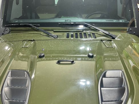 Used 2016 Jeep Wrangler Unlimited Sahara image 12