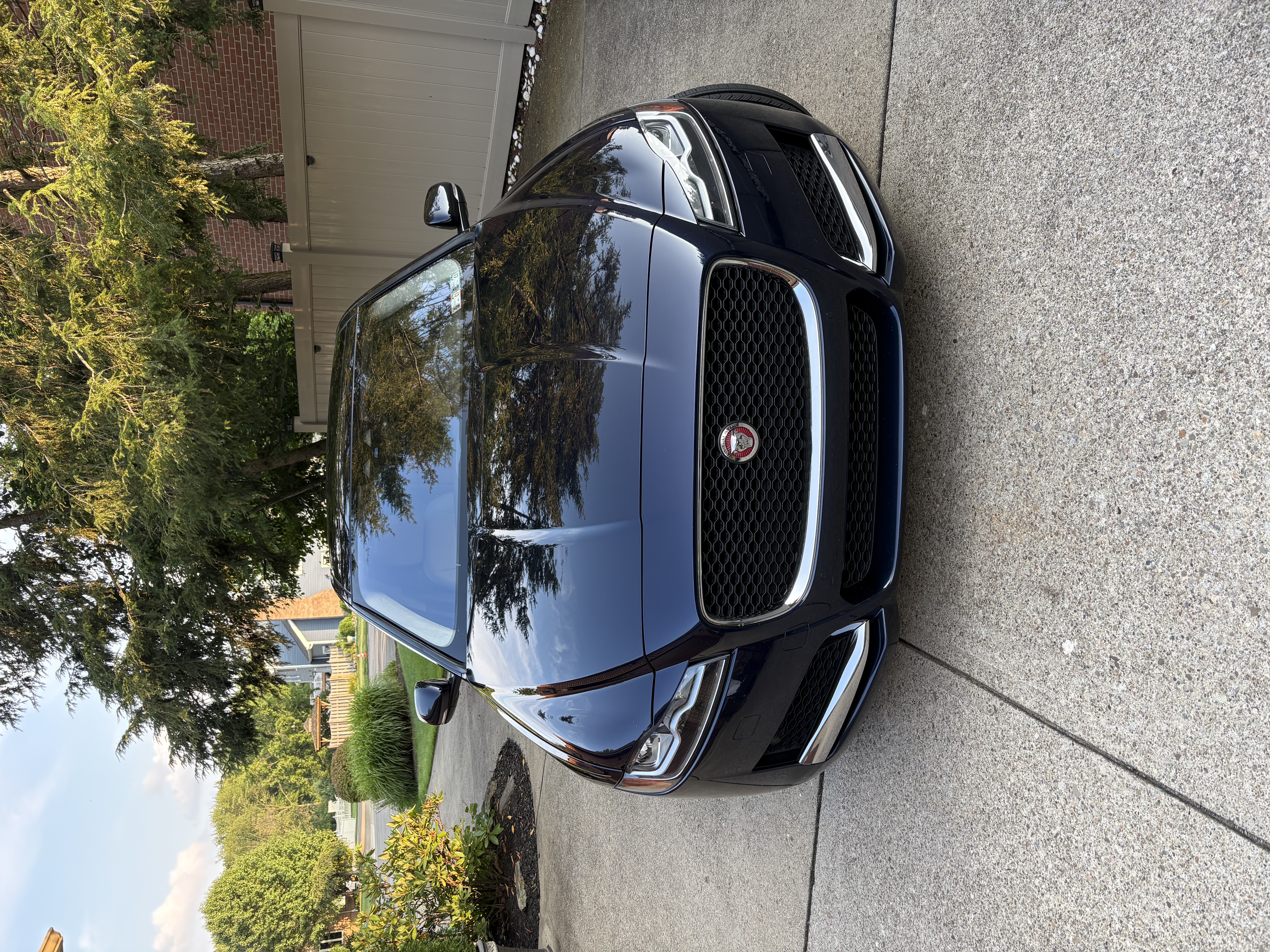 Used 2020 Jaguar XF Prestige AWD/4WD image 13
