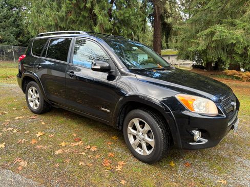 Used 2011 Toyota RAV4 Limited image 1