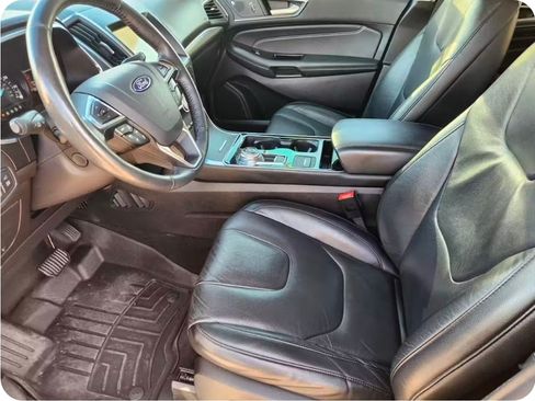 Used 2019 Ford Edge Titanium image 4