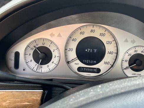 Used 2009 Mercedes-Benz E 350 Sedan image 8