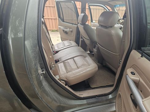 Used 2001 Ford Explorer Sport Trac 4x4 image 13