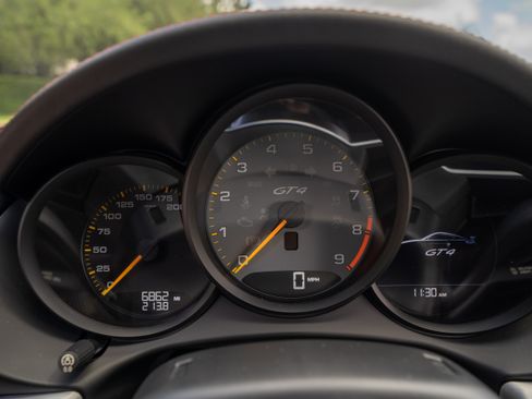 Used 2016 Porsche Cayman GT4 image 14