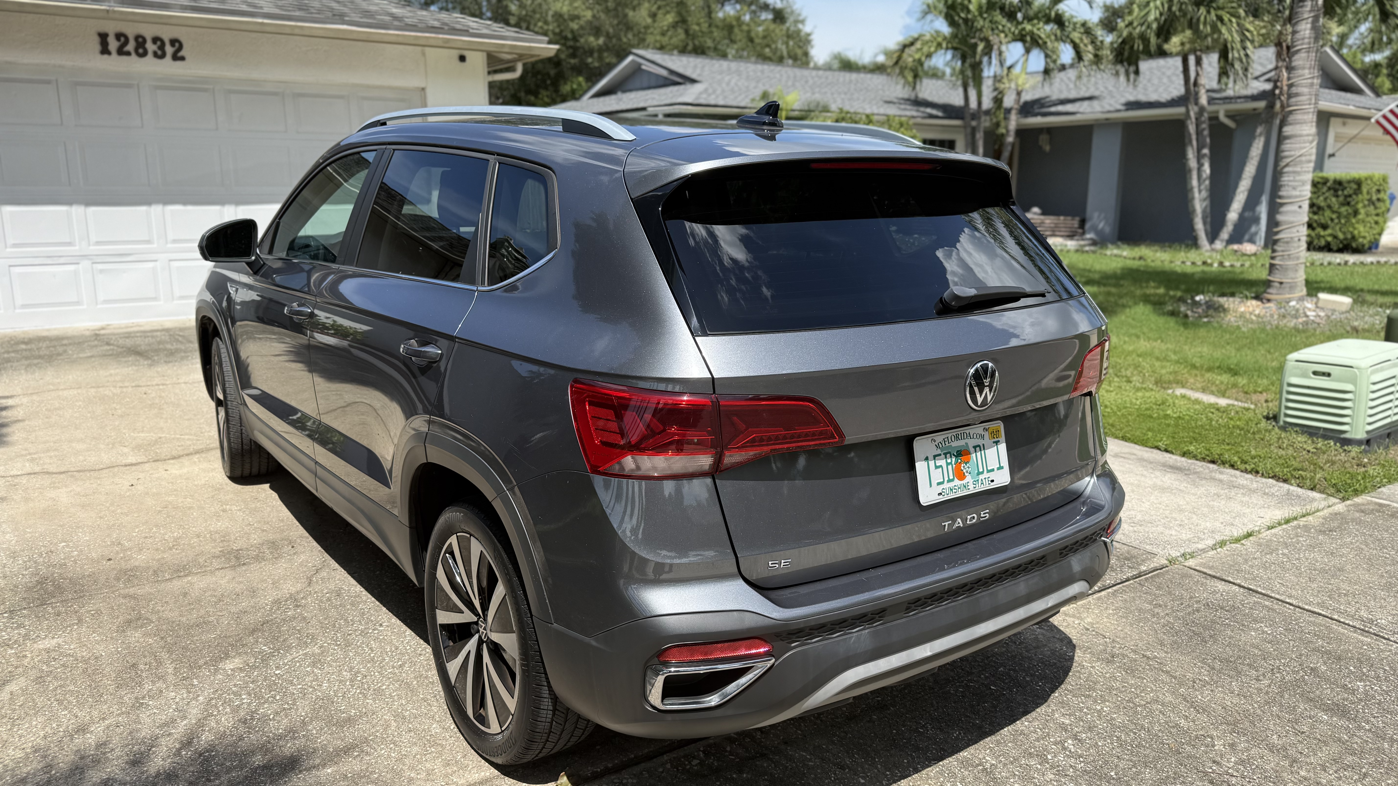 Used 2022 Volkswagen Taos SE FWD image 4