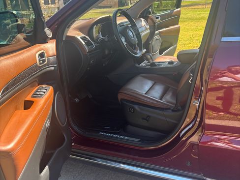 Used 2016 Jeep Grand Cherokee Summit image 8