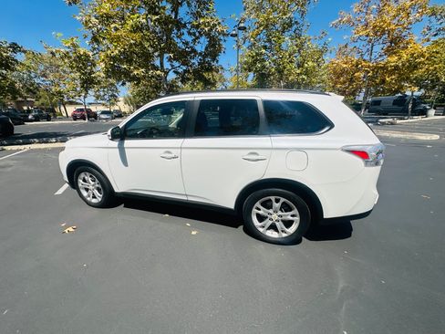 Used 2015 Mitsubishi Outlander SE AWD/4WD image 5