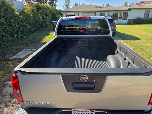 Used 2014 Nissan Frontier S image 10